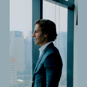 Hábitos que protegem o futuro: pequenos cuidados diários funcionam como seguros invisíveis contra o desgaste precoce — por Ian dos Anjos Cunha.