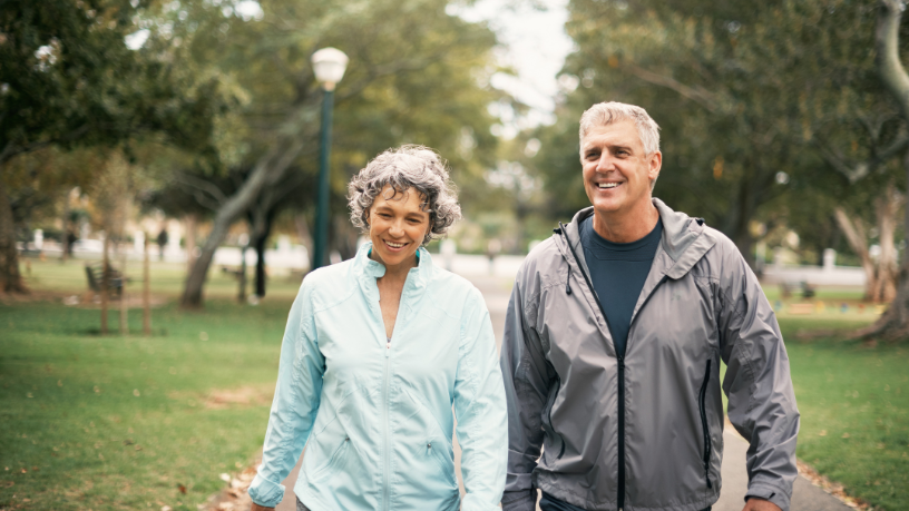 O Sindnapi - Sindicato Nacional dos Aposentados, Pensionistas e Idosos destaca hábitos simples que prolongam a autonomia e elevam a qualidade de vida na terceira idade.